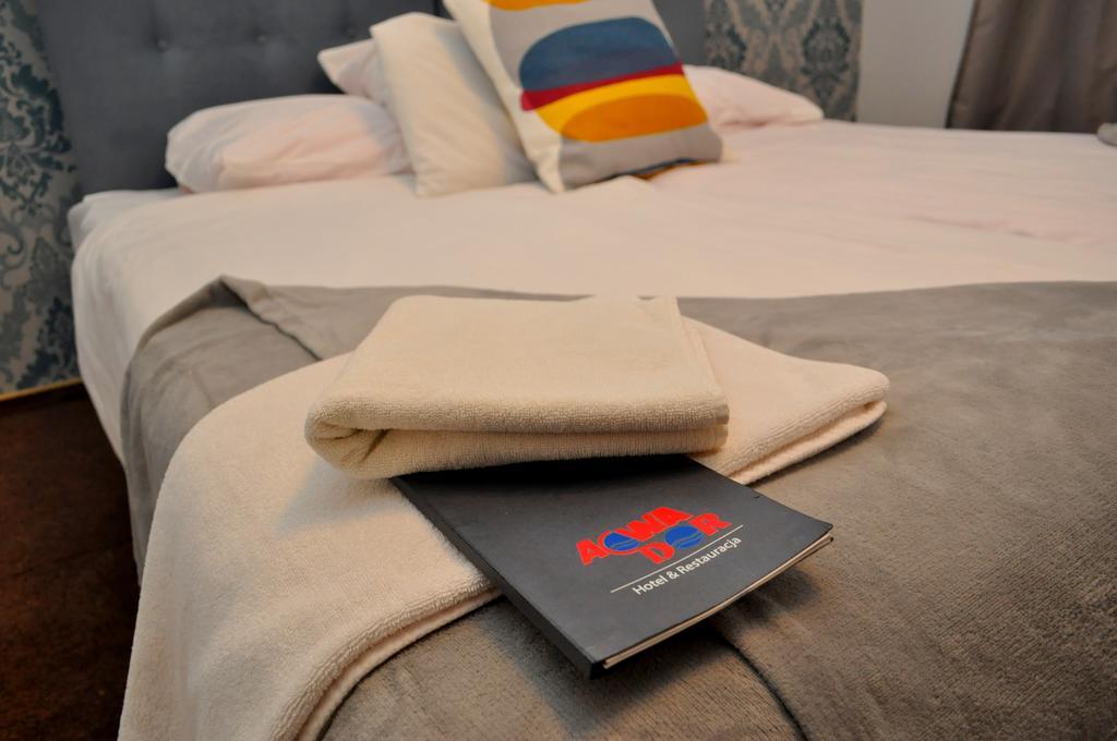 Acwador Hotell Pleszew Eksteriør bilde